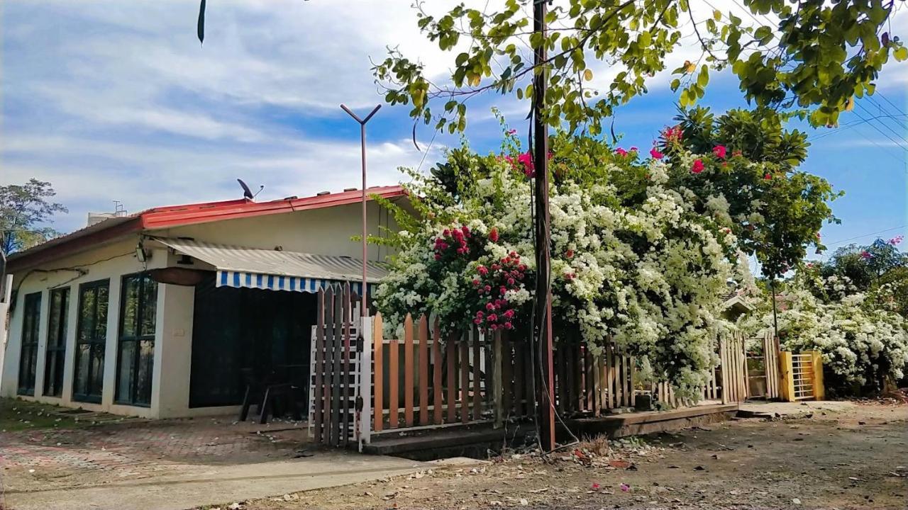 Chalet Ahaz, The Place Of Privacy With Outside Sitting Karjat Extérieur photo